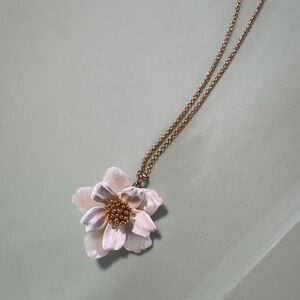Kate Spade freshwater pearl flower pendant necklace NWOT